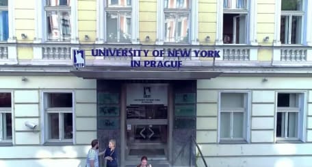 Đại học New York ở Praha