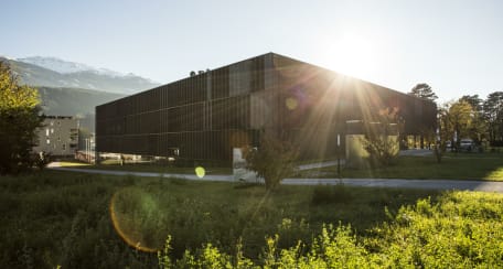 Đại học tư thục Tyrol