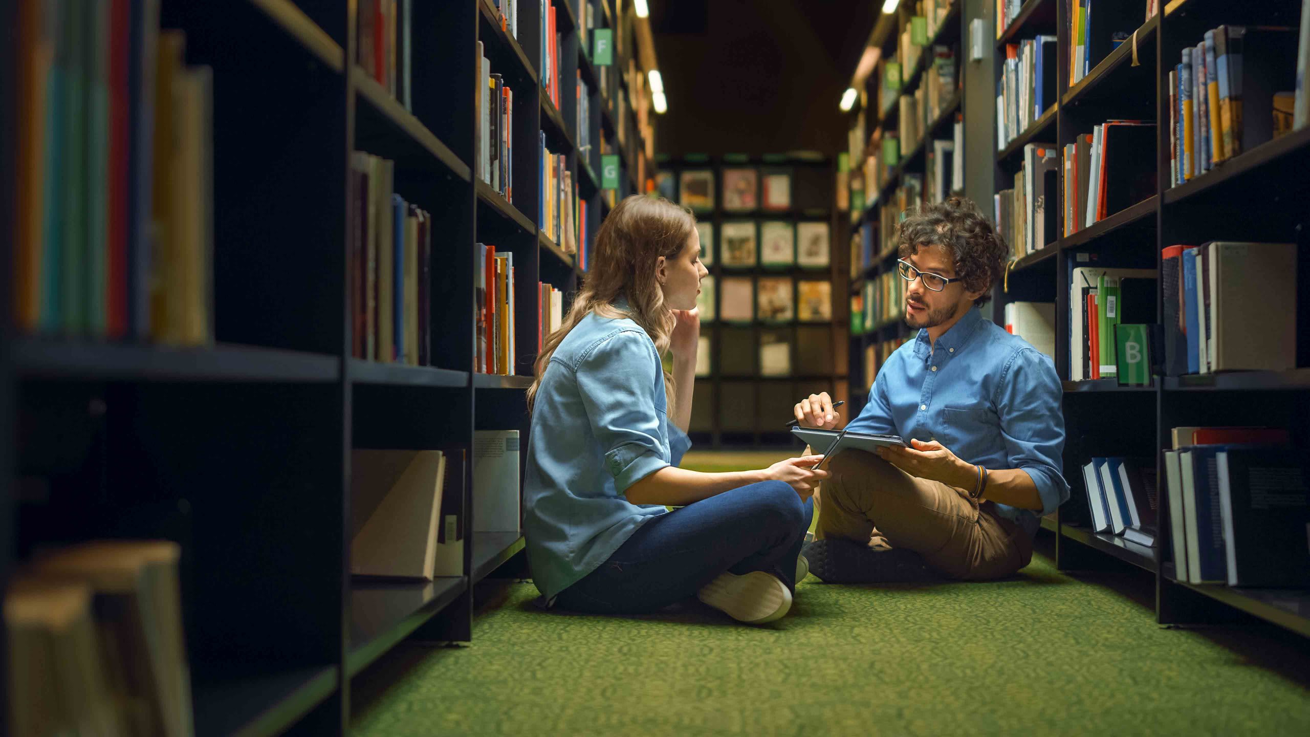 При кожному чеському університеті є бібліотека, де абітурієнт може знайти всю необхідну літературу для підготовки до вступних випробувань. Джерело: Shutterstock