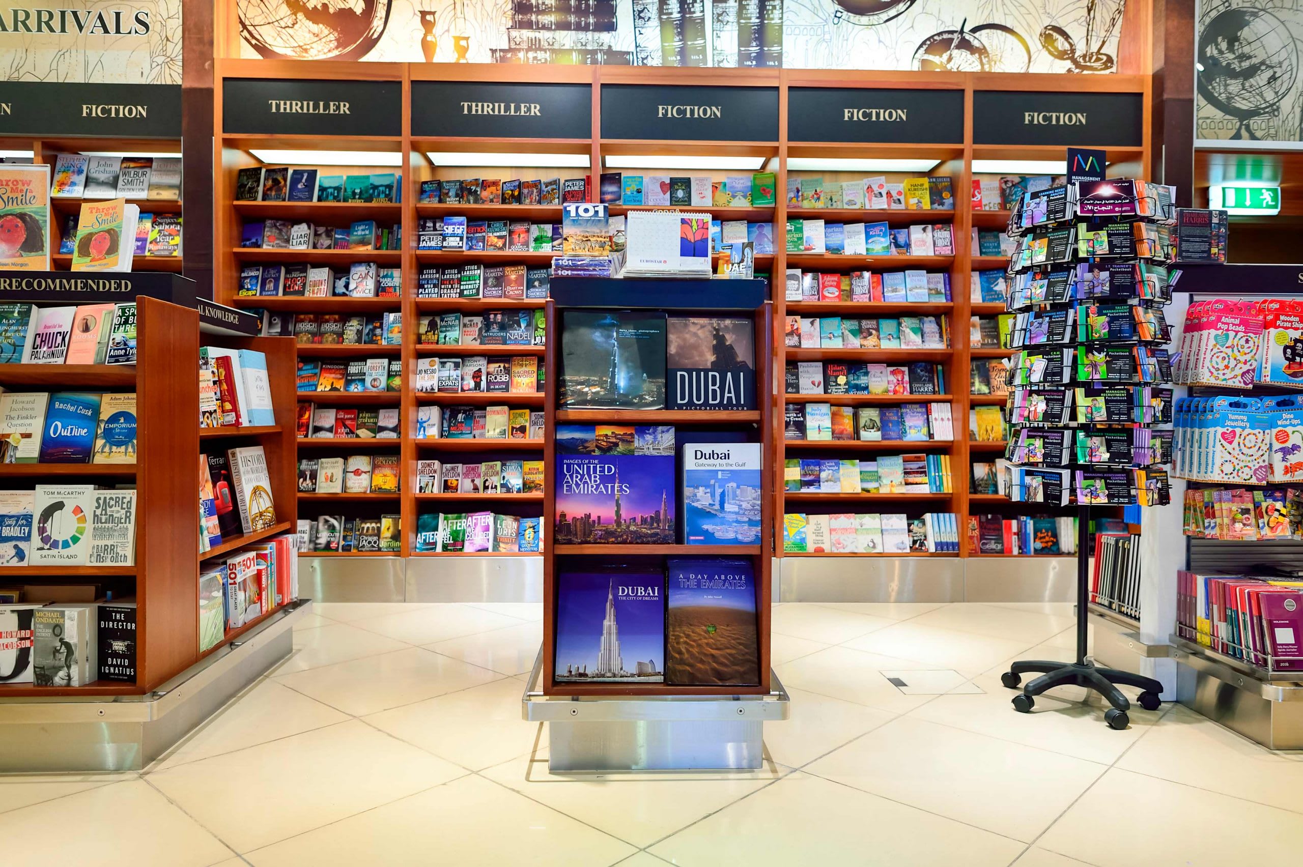 В уютном книжном магазине можно проводить часы в поисках той самой книги. Источник: Shutterstock