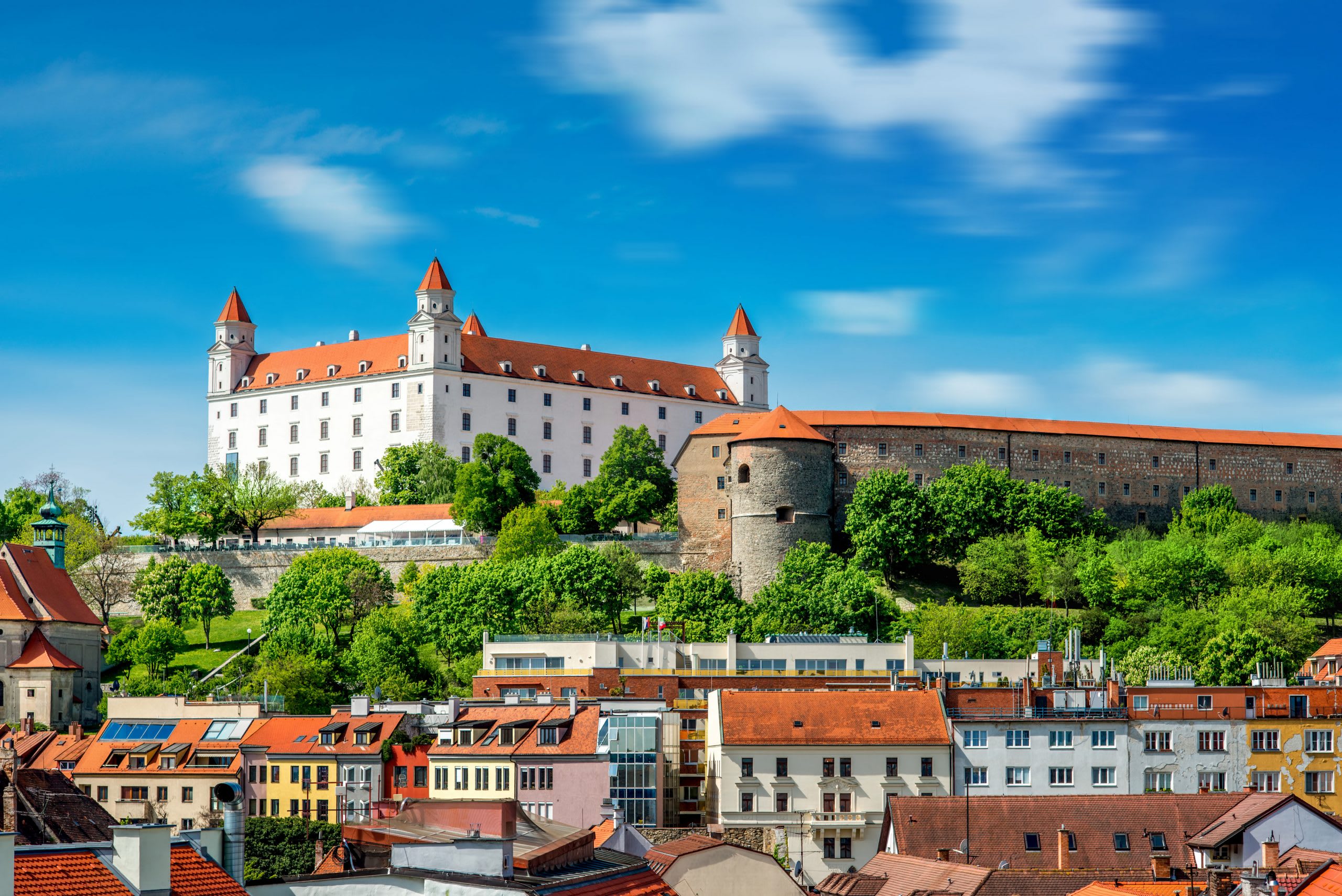 Град в Братиславе по праву считается архитектурной доминантой словацкой столицы. Источник: Shutterstock. 