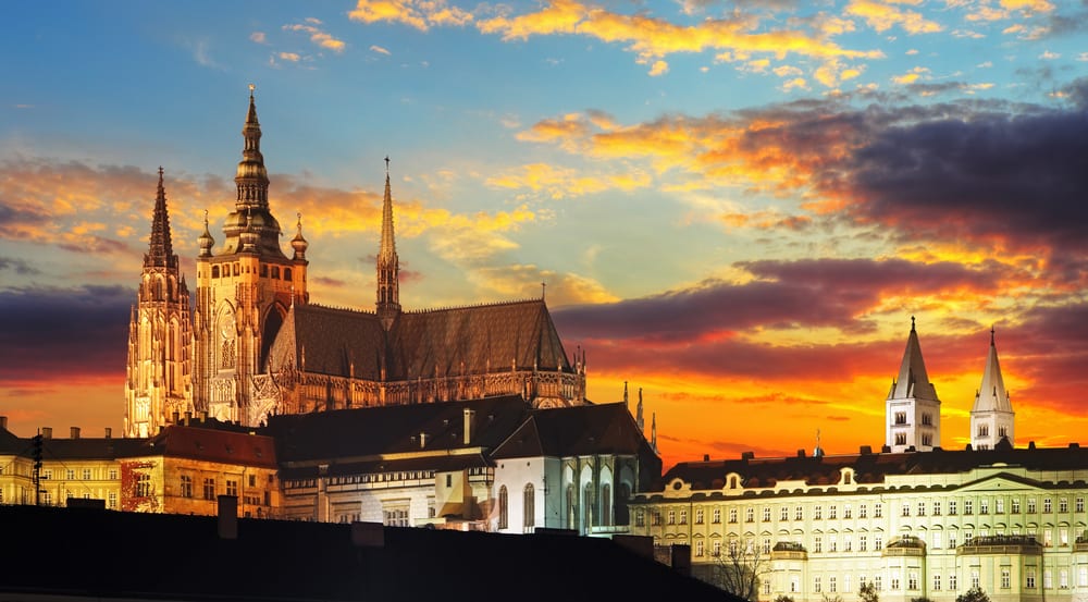 Прага – найдорожче місто в Чехії. Ціни на оренду житла та меню в ресторані дорожчі на 30–40%, ніж в інших містах країни. Джерело фото: Shutterstock.