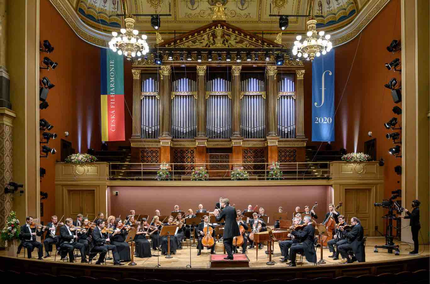 Всесвітньо відомий концертний зал Рудольфінум у Празі