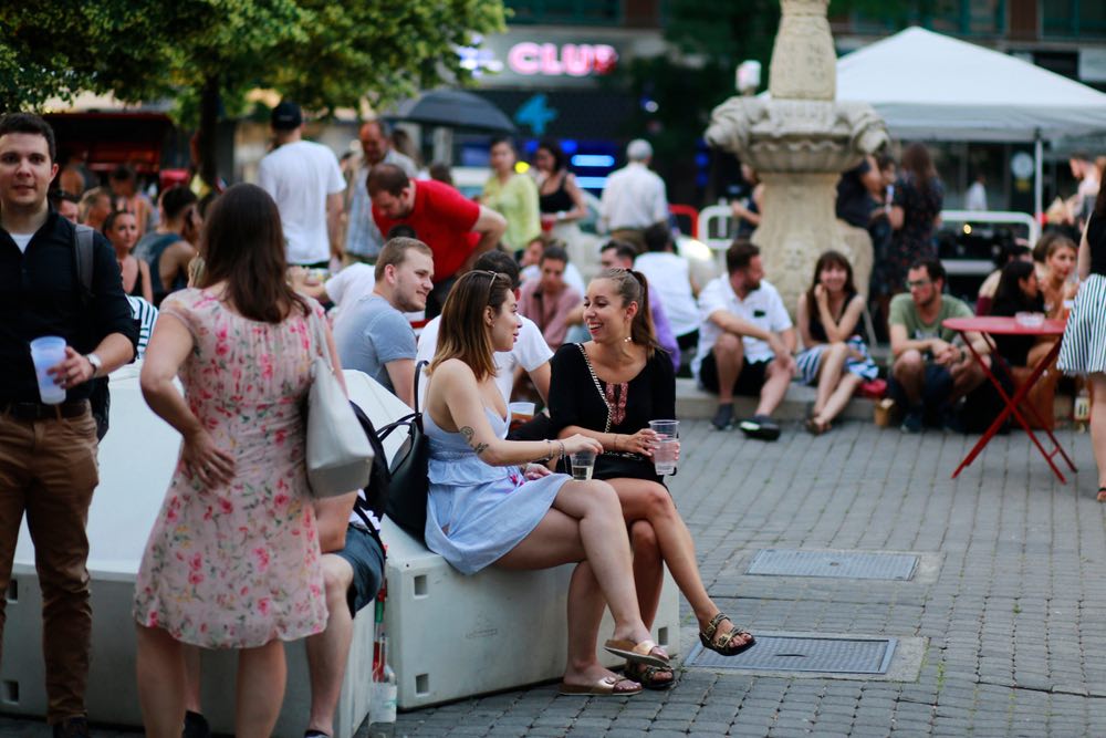 Летний фестиваль уличной еды в Братиславе — отличный вариант, чтобы познакомиться поближе со словаками и их культурой. Источник фото: Shutterstock.