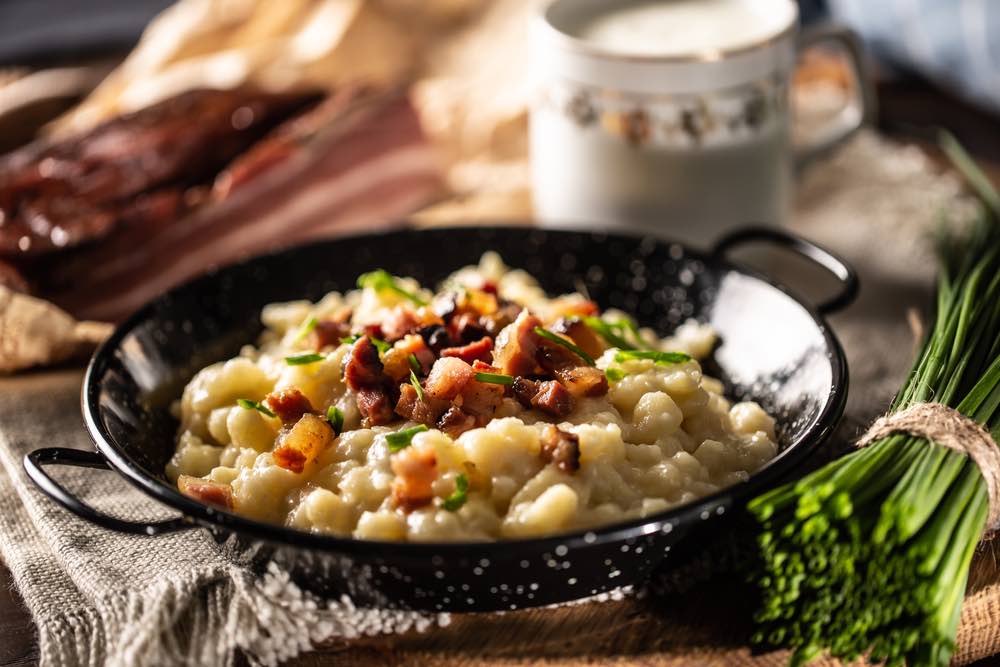 Словакское национальное блюдо "Halusky". Источник фото: Shutterstock